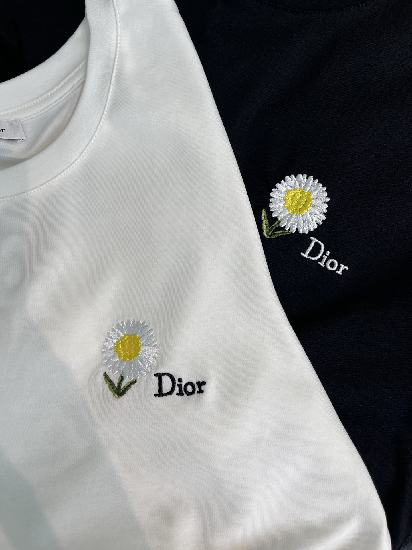 Women's short sleeves